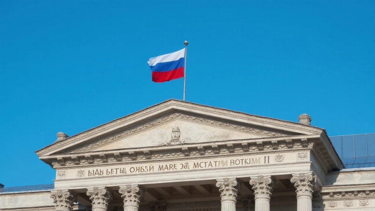 Ключевая ставка снижена до 17%: Банк России делает третий шаг к смягчению
